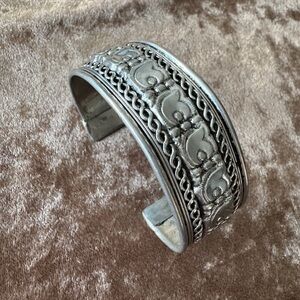 Handmade vintage Indian Silver Cuff Bracelet